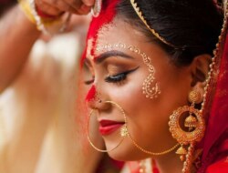 பெண்கள் நெற்றி வகிட்டில் என் குங்குமம் வைக்க வேண்டும் ?